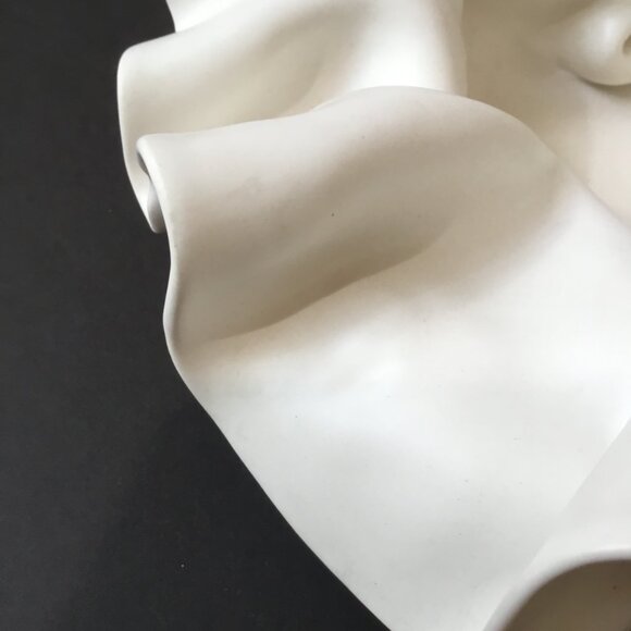 Alicja Ceramics White Bonnet Ruffled Organic Asymmetrical Handkerchief Bowl - Picture 10 of 16